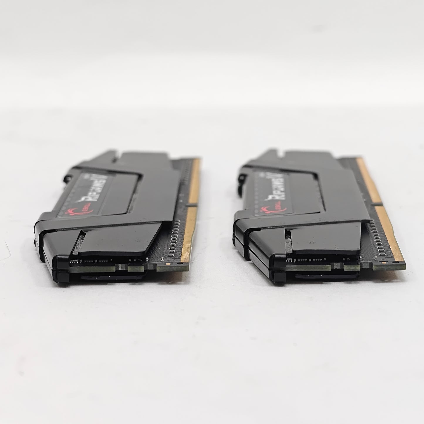 G.Skill Ripjaws V 16GB (2x8GB) RAM DDR4 3200MHz F4-3200C16D-16GVKB