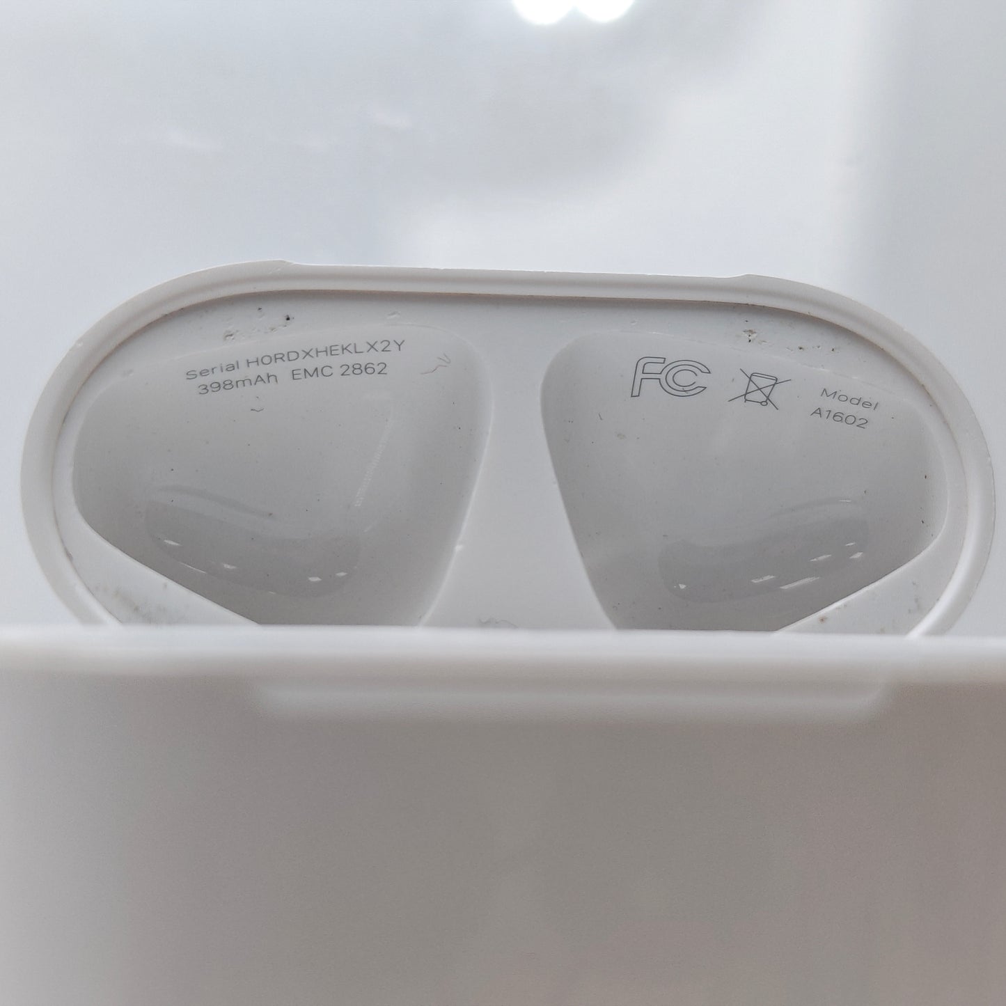 Apple AirPods 2nd Gen with Charging Case A2031 A2032 A1602