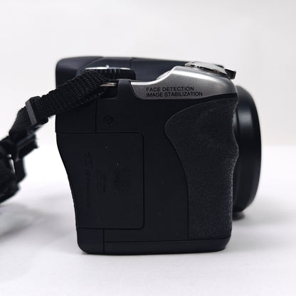 Fujifilm FinePix S8100fd 10.0MP Digital Camera