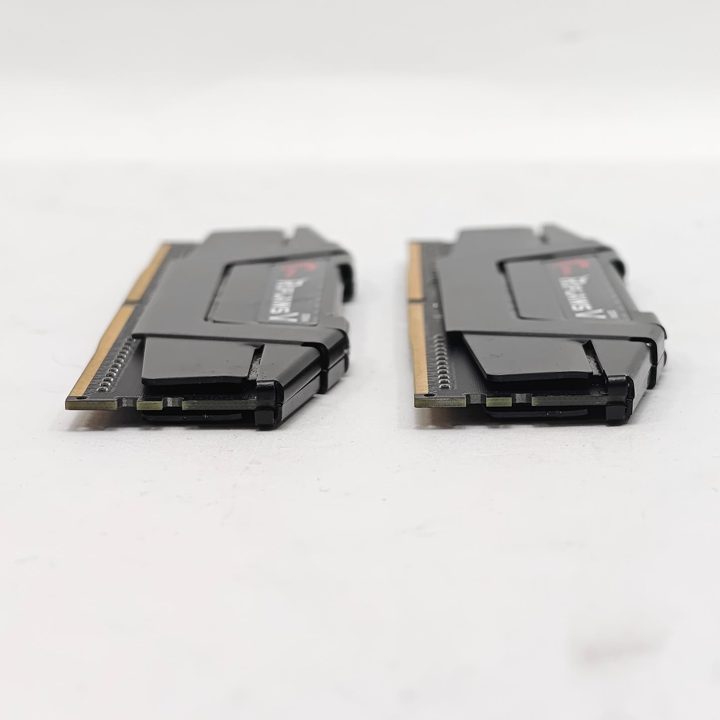 G.Skill Ripjaws V 16GB (2x8GB) RAM DDR4 3200MHz F4-3200C16D-16GVKB