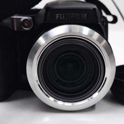 Fujifilm FinePix S8100fd 10.0MP Digital Camera