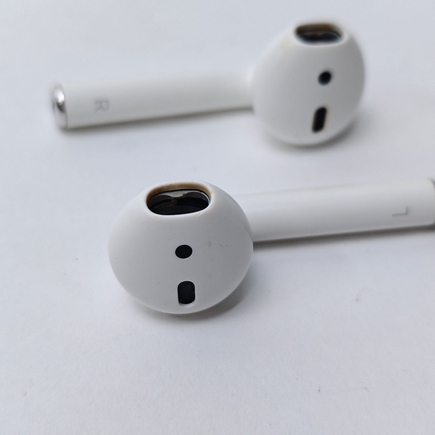 Apple AirPods 2nd Gen with Charging Case A2031 A2032 A1602