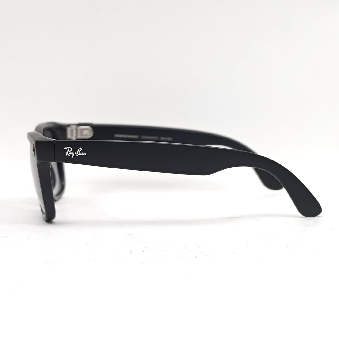 Ray-Ban Meta Wayfarer Gen 1 Matte Black Polarized RW4008 601ST3 AI Smart Glasses