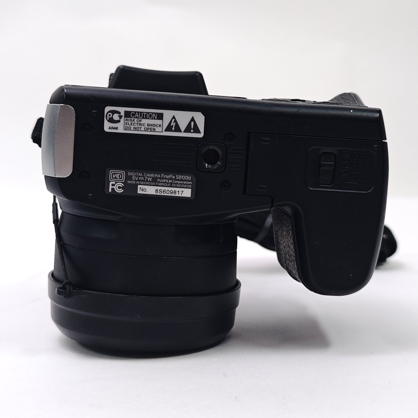 Fujifilm FinePix S8100fd 10.0MP Digital Camera