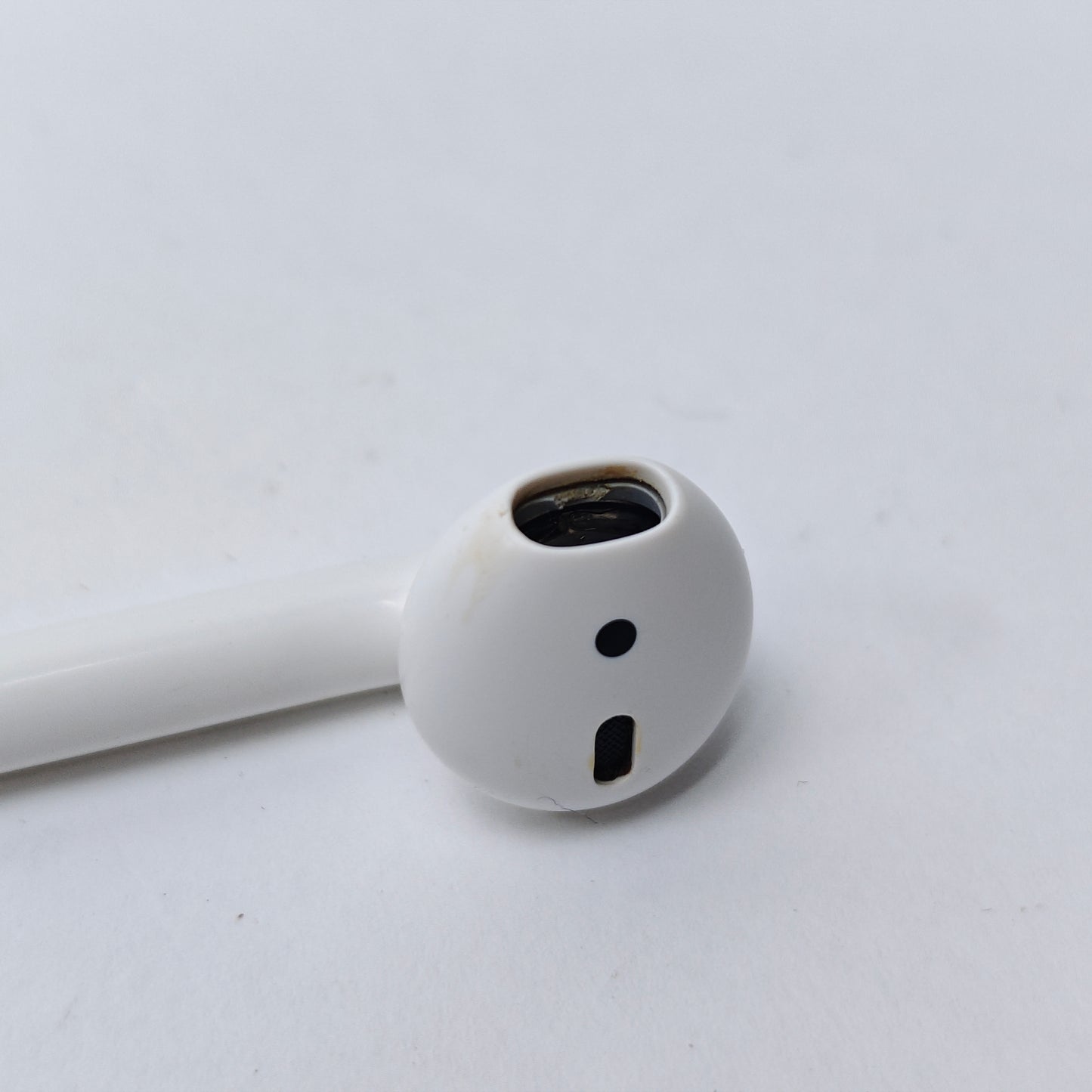 Apple AirPods 2nd Gen with Charging Case A2031 A2032 A1602