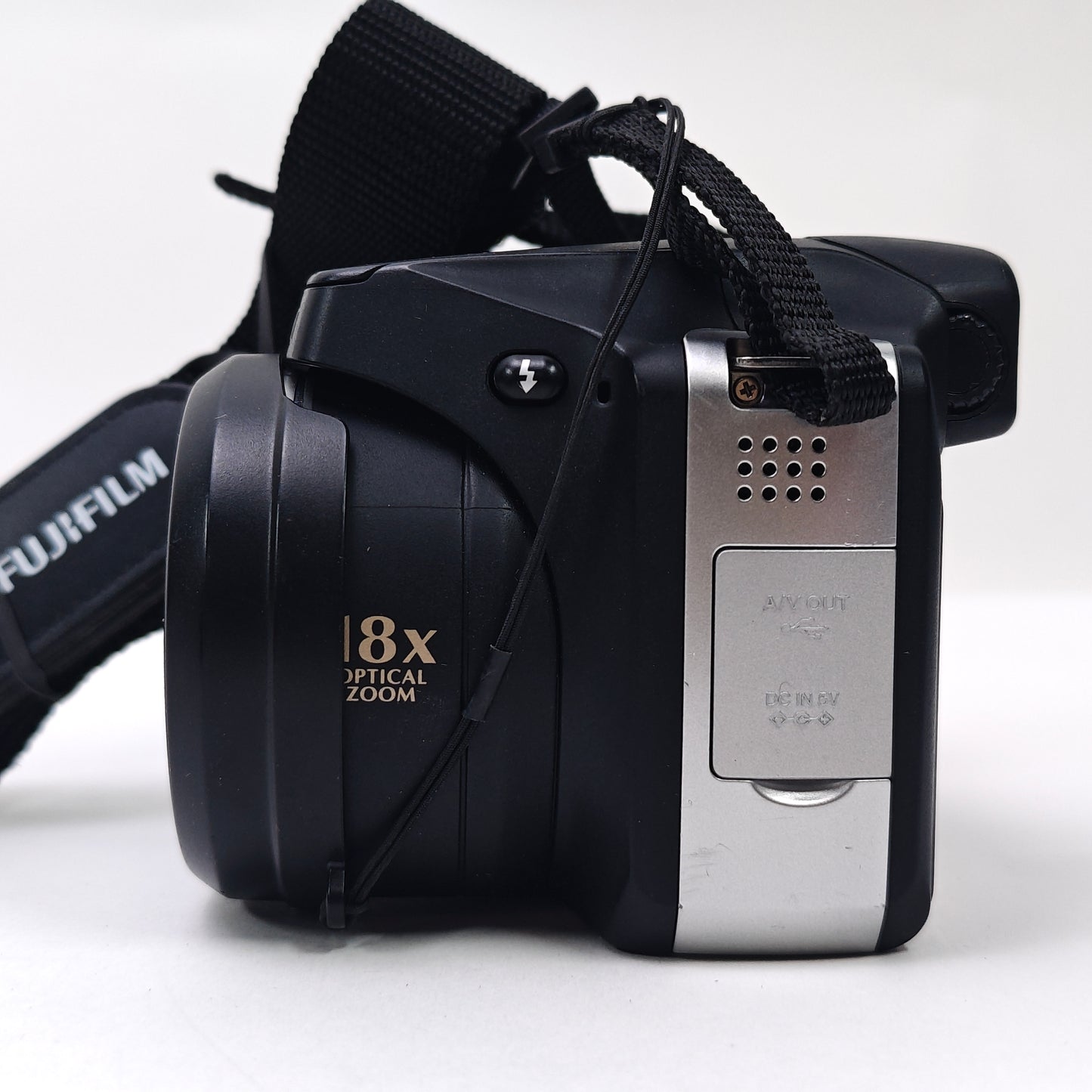 Fujifilm FinePix S8100fd 10.0MP Digital Camera